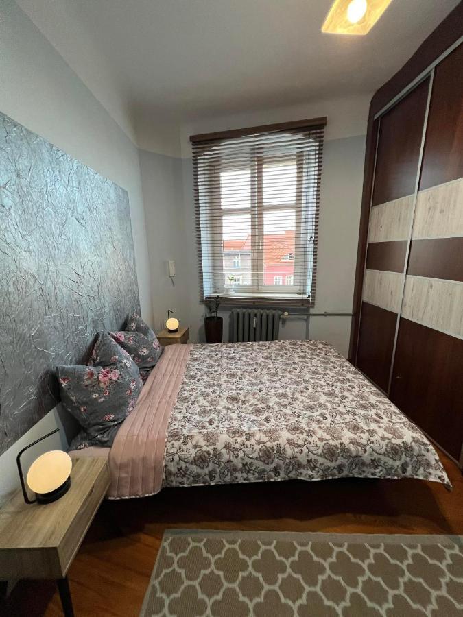 Jednosci Hostel Zielona Góra Esterno foto