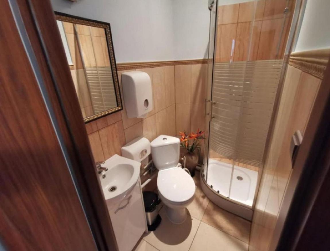 Jednosci Hostel Zielona Góra Esterno foto